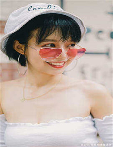 《美女被骗床把衣服视频》