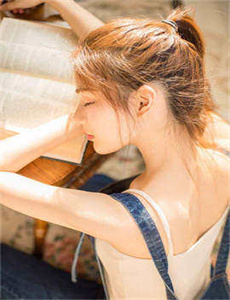 《女大学生的红色日记》